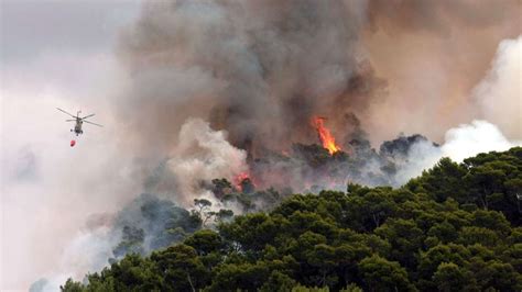 Schwere Waldbrände auf Mallorca Urlaubsort an Ostküste evakuiert