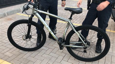 Propriet Rio Encontra Sua Bicicleta Furtada Em Bicicletaria E Aciona