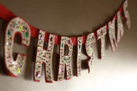 Old New Merry Christmas Garland