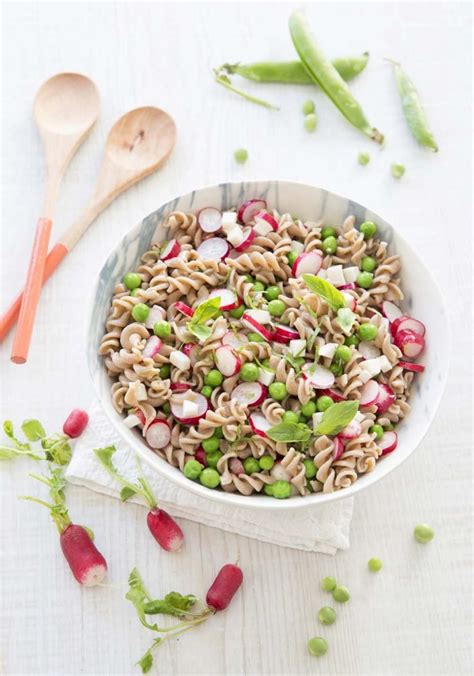 Salade printanière aux torsades petit épeautre radis et petits pois