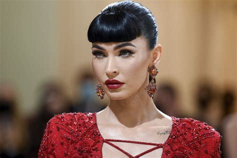 Megan Fox La Star Surprend En Affichant Ses Courbes En Bikini