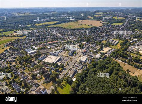 Luftaufnahme Stadt mit Rathaus und Busbahnhof Haßlinghausen