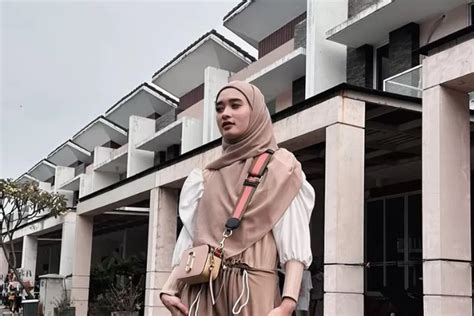 Diajak Taaruf Oleh Sosok Ini Inara Rusli Tersipu Malu Saat Disinggung