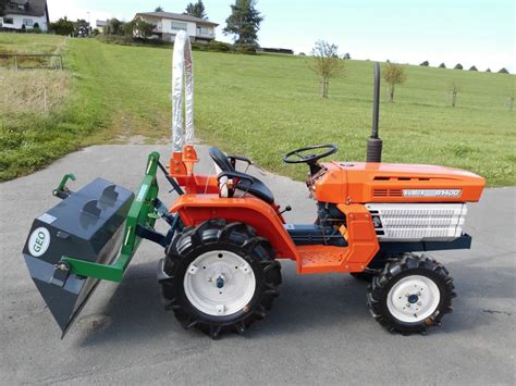 Kubota Traktor B Mit Allradantrieb Und Heckschaufel Sb Agrar