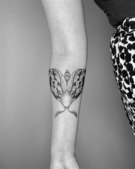 30 Pretty Moth Tattoos You Will Love To Try Style VP Page 2