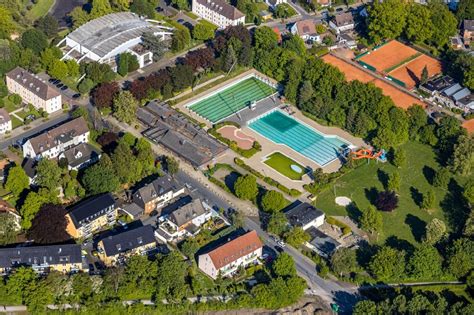 Luftaufnahme Kamen Wasserrutsche Am Schwimmbecken Des Freibades