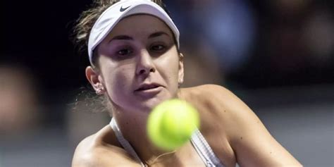 Wta Finals Belinda Bencic Profitiert Von Bertens Aufgabe