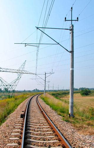 Seria słupów strunobetonowych dla jedno i dwutorowych linii 100kV