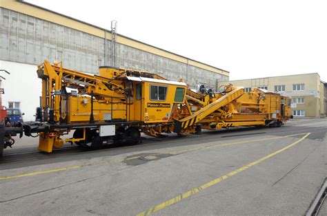 Plasser And Theurer Machine Ballast Cleaning Machines Rm 74 Br Uhr