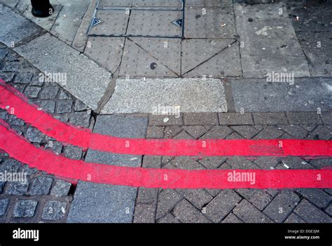 Double red lines hi-res stock photography and images - Alamy