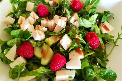 Green Salad With Goat Cheese And Balsamic Reduction Recipe