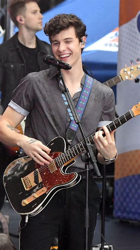 Pin De Marta D Em Shawn Cantores Shawn Hot