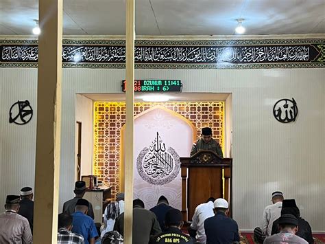 Dalam Upaya Memakmurkan Masjid Dan Memberikan Pelayanan Terbaik Kepada