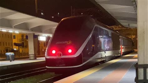 Intercity Per Livorno Centrale In Partenza Dalla Stazione Di La Spezia