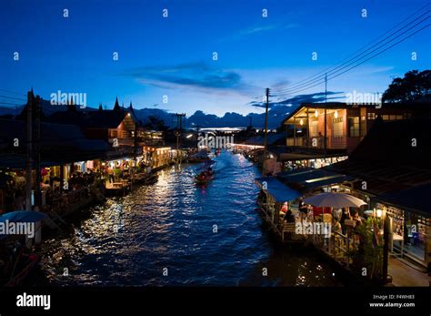 Amphawa Floating Market Stock Photo - Alamy