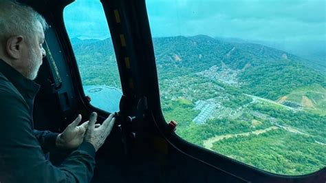 Lula sobrevoa área afetada pela chuva no litoral de SP