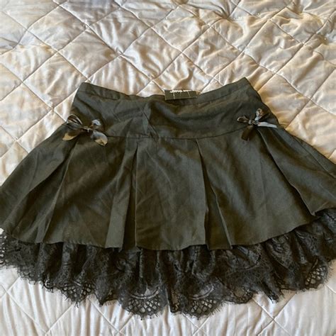 Hot Topic Skirts Hot Topic Blk Lace Trim Pleat Skirt Poshmark