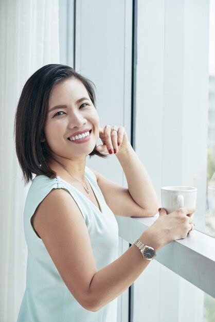 Free Photo Pretty Woman Drinking Coffee