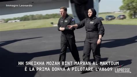 Sheikha Mozah Bint Marwan Al Maktoum La Prima Donna A Pilotare Il