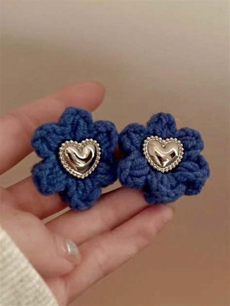 Pair Fashionable Exaggerated Knitted Flower Heart Earrings Nature