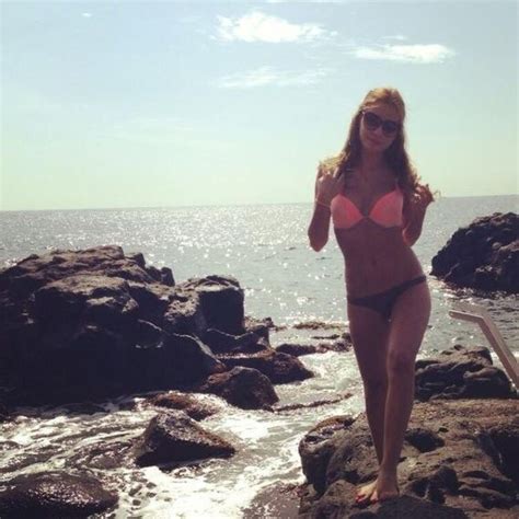 8 Hot Sexy Jessica Vella Bikini Pics