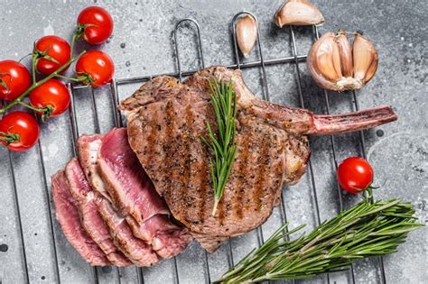 Bistec De Ternera Tomahawk Asado En Rodajas Asadas A La Parrilla Fondo