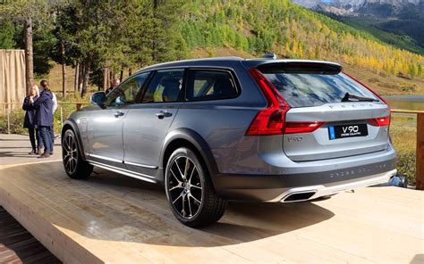 2017 Volvo V90 Cross Country Taller Still As Seductive The Car Guide