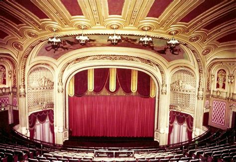 San Francisco Theatres: The Warfield Theatre: interior