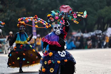 M S De Un Mill N De Personas Asistieron Al Desfile De Muertos En Ciudad