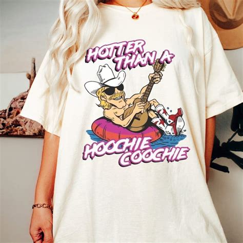 Hotter Than A Hoochie Coochie Vintage Style Alan Jackson T Shirt