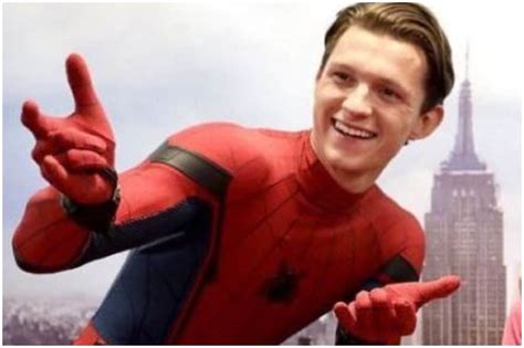 Tom Holland Has Taken It Upon Himself to Give Out Spider-Man Far From ...