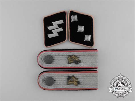 A Set Of Waffen Ss Untersturmführer Panzerjägerani Tank Collar Tabs And Emedals