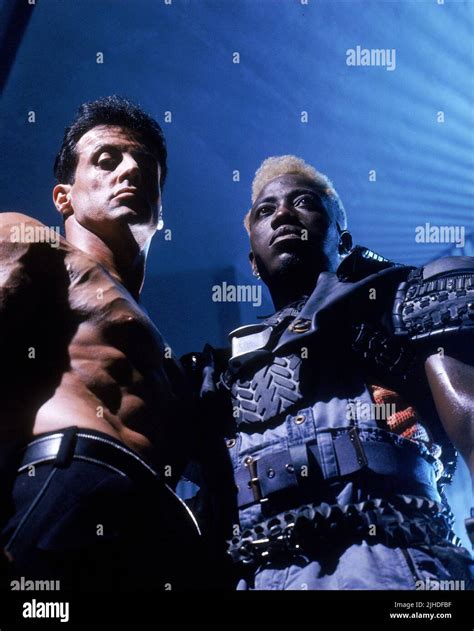 Sylvester Stallone Wesley Snipes Demolition Man Stock Photo Alamy