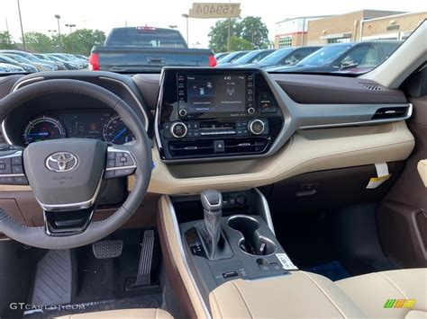 2020 Toyota Highlander Hybrid XLE AWD Harvest Beige Dashboard Photo