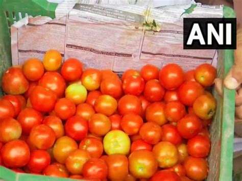 Tomato Price यूपी बिहार दिल्‍ली समेत इन राज्‍यों में टमाटर हुआ और भी