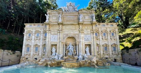 R Plica Fontana Di Trevi Em Serra Negra