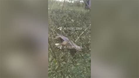 Очевидцы сняли на видео обломки второго беспилотника, упавшего под Калугой