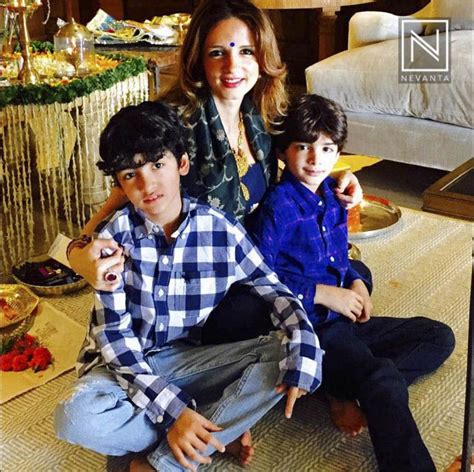 Sussanne khan with her kids, Hrehaan Roshan and Hridhaan Roshan | Cute ...