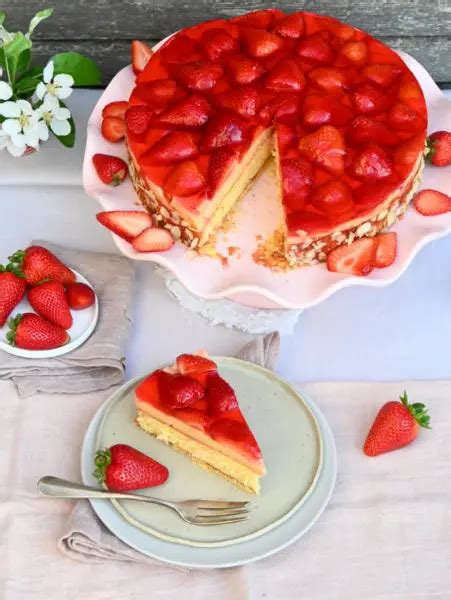 Klassische Erdbeertorte Mit Vanillecreme Laktosefrei Ich Muss Backen