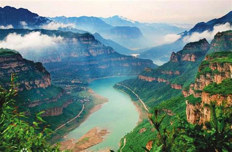 A journey to valleys, canyons in Shanxi