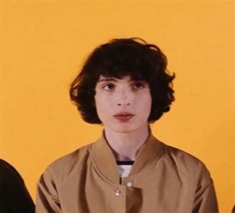 Pin De T H I R D W H E E L Em Finn Wolfhard Stranger Things Atores