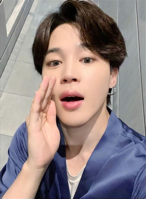 Pin By Fernanda On Fotos De Jimin Jimin Selca Jimin Cute Selca Jimin