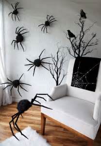 Spiders Crawling Up The Wall Scene Halloween Spider Decorations Easy