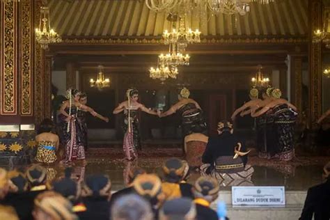 Bedhaya Ketawang Tari Pengiring Senandung Langit Warisan Sultan Agung
