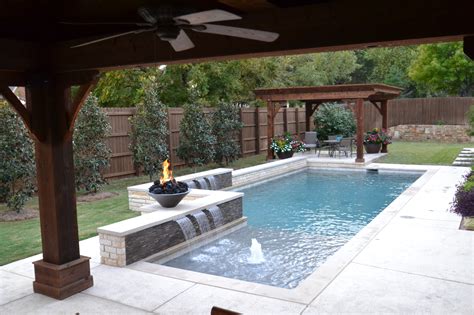 Pool Landscaping Ideas For Small Backyards / 63 Invigorating Backyard ...