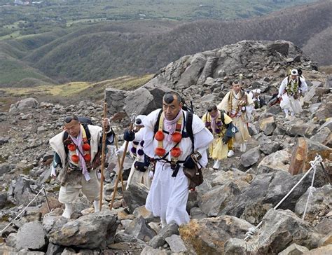 日本百名山の名峰・那須岳に登山シーズン到来 安全を祈願して山頂で開山祭 きたかんナビ