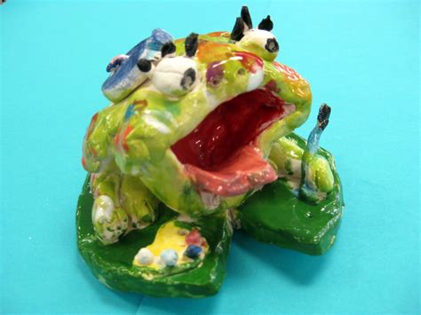 Cassie Stephens: In the Artroom: Fabulous Frogs