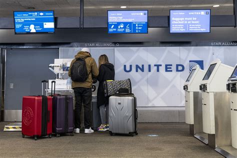 United Airlines deepens bet on leisure flights that bypass big hubs