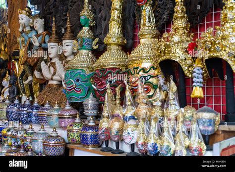 Bangkok Market Souvenirs Hi Res Stock Photography And Images Alamy