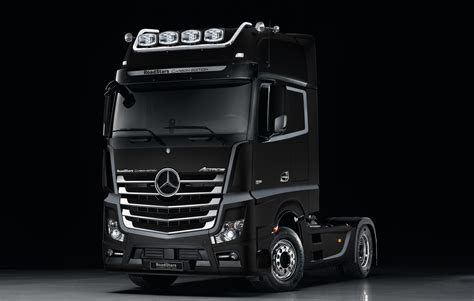 Nieuw Mercedes Benz Actros Roadstars Carbon Edition Truckstar